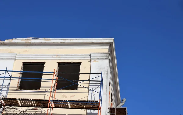 Restauração Edifício Reconstrução Edifício Edifício Está Sem Janelas Reparos — Fotografia de Stock