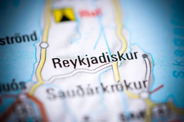 Reykjadiskur. Islândia sobre um mapa — Fotografia de Stock
