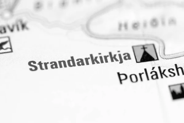 Strandarkirkja. Islanda su una mappa — Foto Stock