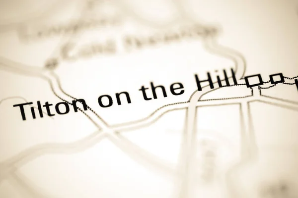 イギリスの地理地図上の丘の上のヒルトン — ストック写真