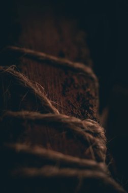 ahşap tahta arka plan dokusunda gemi ipi 