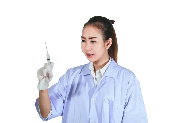 Médico sosteniendo jeringa para inyección médica y medicamento plástico va —  Fotos de Stock
