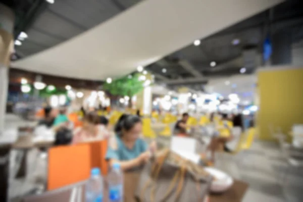 Praça de alimentação desfocada no supermercado / shopping para fundo — Fotografia de Stock