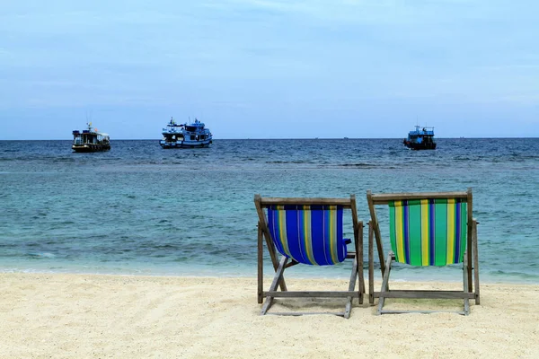 Duas cadeiras de praia — Fotografia de Stock