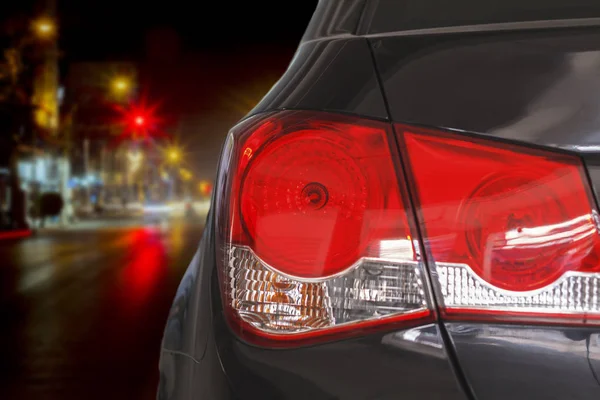 Stop lambası ve gece ve Defocused gece trafik l araba araba