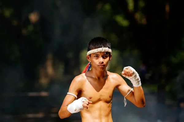 Muay Tay dili veya Tay boks Tayland at — Stok fotoğraf