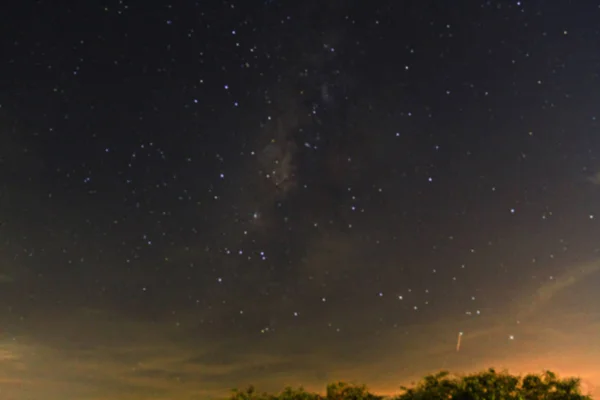 Долгосрочная фотография с получением галактики Млечный Путь — стоковое фото