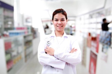 Eczacı kimyager ve Sağlık kadın Asya stethoscop ile doktor