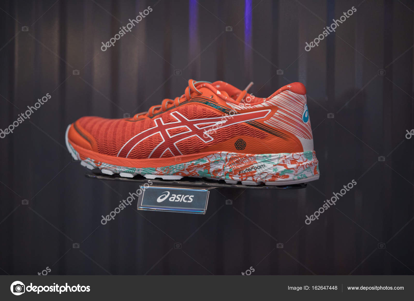 asics stock