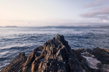 Galiçya 'nın Atlantik sahillerindeki kayalar