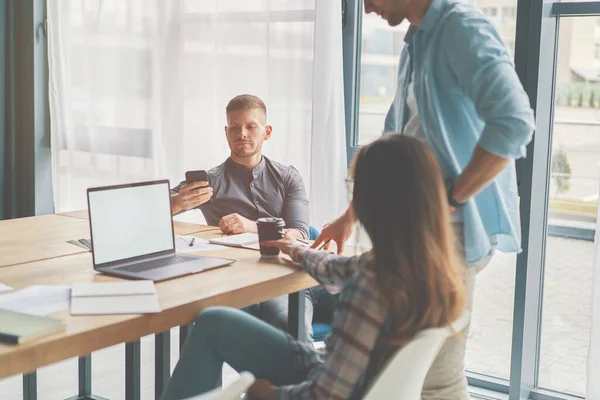 Business team ontwikkelt stappen in business carrière — Stockfoto