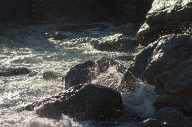 dalgalar deniz plaj kayalar çökmesini