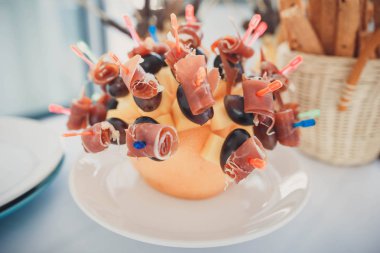 Şeker çubuğu üzerinde düğün töreni