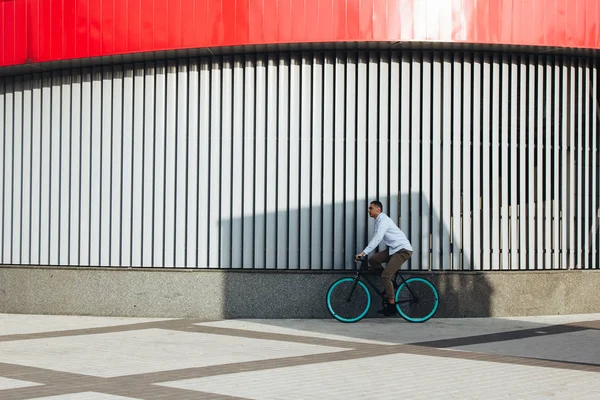 Man rijden fiets — Stockfoto