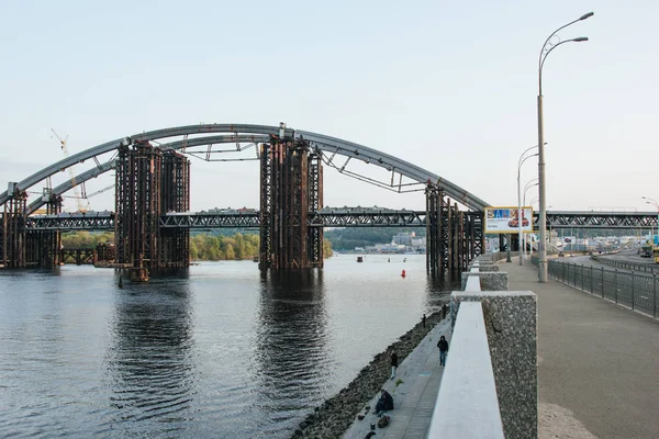 Ponte Podilsko-Voskresenskyi a Kiev — Foto Stock