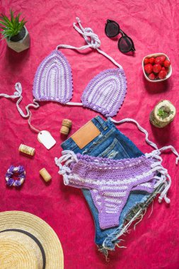 Kırmızı örgü mayo