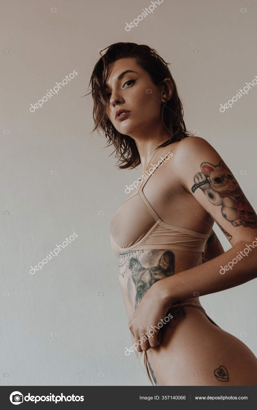 Hot Naked Women With Tattoos