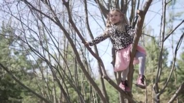 Rusya 'da koronavirüs sırasında doğada yürümek