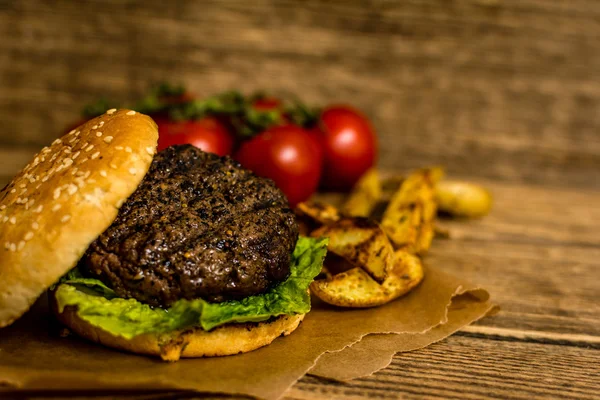Смажена яловичина гамбургер — стокове фото