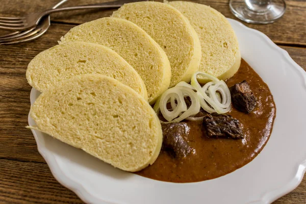 Traditionel oksekødsgoulash - Stock-foto