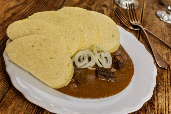 Goulash de carne de bovino tradicional — Fotografia de Stock