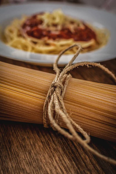 Итальянские спагетти-болоньезе — стоковое фото