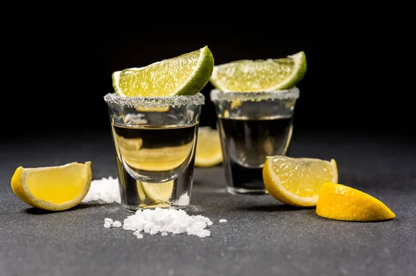 Tequila with lemon — Stock Photo, Image