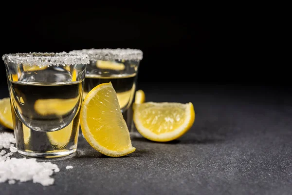 Tequila with lemon — Stock Photo, Image