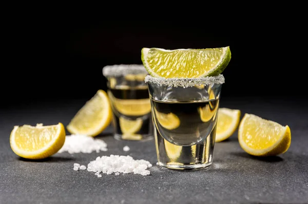 Tequila with lemon — Stock Photo, Image