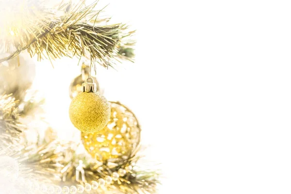 Ampoules de Noël sur l'arbre de Noël — Photo