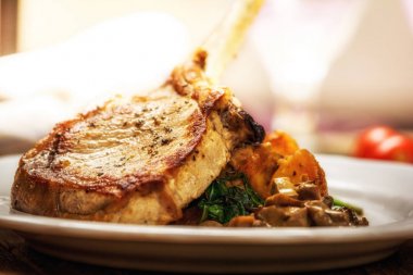 Pişmiş domuz eti veya pirzola