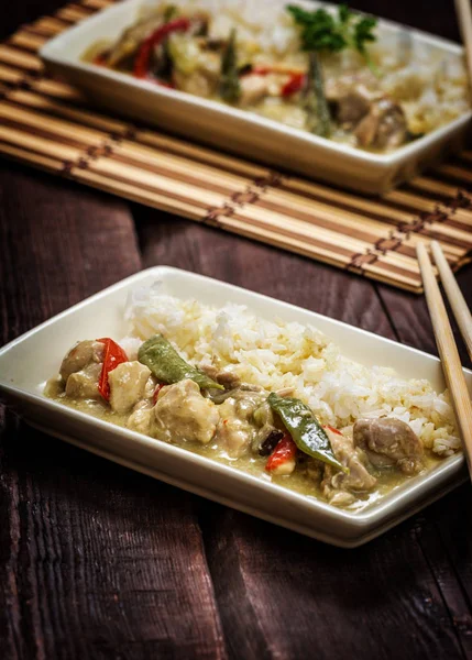 Chicken with green curry — Stock Photo, Image