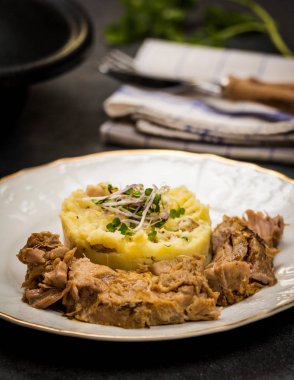 Confit domuz eti boyun