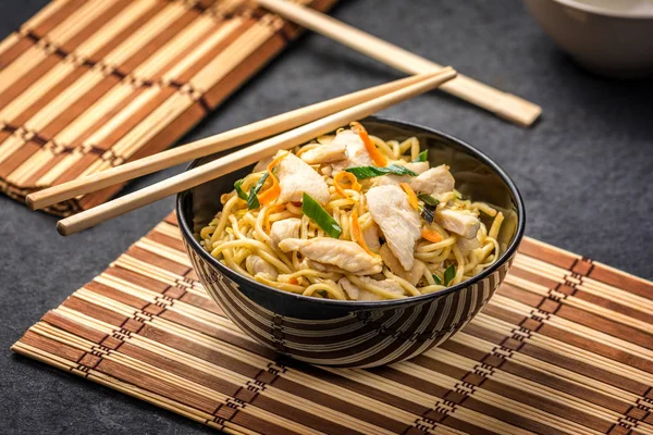 Asian noodle with chicken — Stock Photo, Image