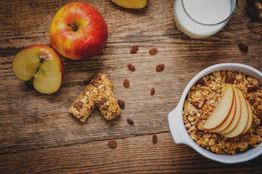 elma ile müsli