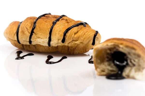 Croissant med choklad — Stockfoto