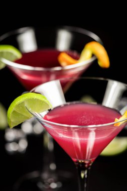 Alkol kokteyli cosmopolitan 