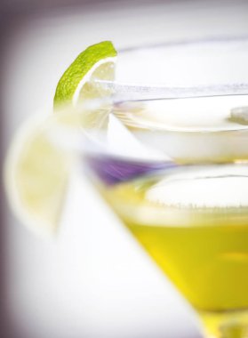 Alkol kokteyl ROM ve limonlu kokteyl