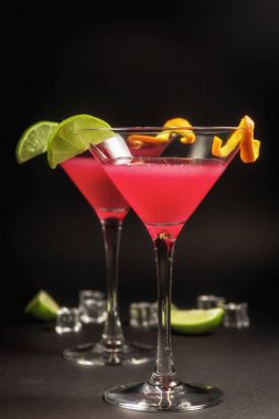 Alkol kokteyli cosmopolitan 