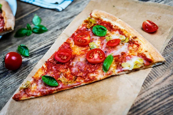 Geleneksel İtalyan pizzası