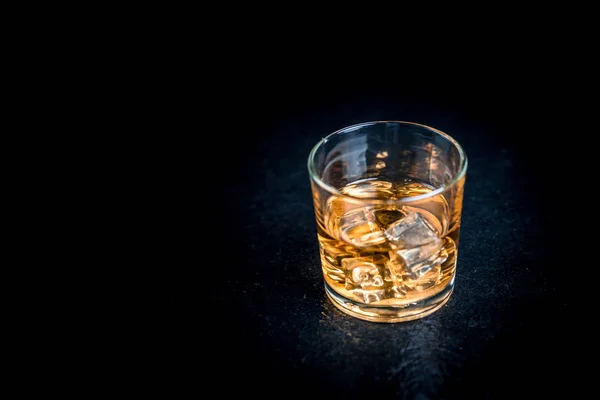 Whisky, whisky lub bourbon — Zdjęcie stockowe
