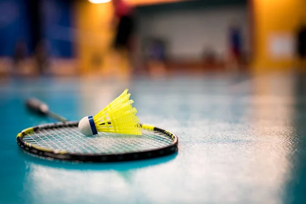 Bádminton Shuttlecock y raqueta — Foto de Stock