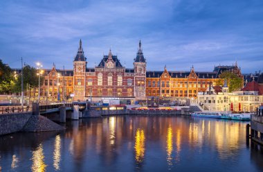 Merkez İstasyonu'na, Amsterdam, Hollanda