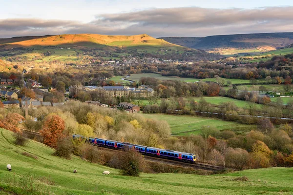 İngiliz kırsal İngiltere İngiltere tren — Stok fotoğraf