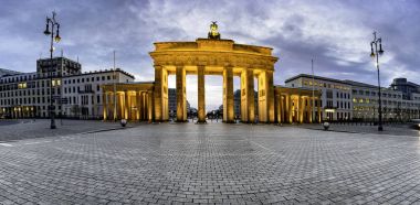 Bradenburg kapısı Berlin