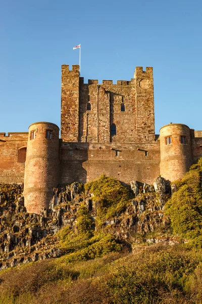 Castelo na costa nordeste da Inglaterra — Fotografia de Stock