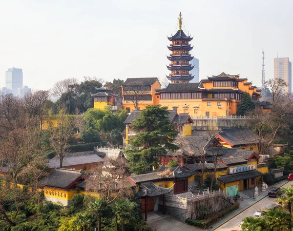 Chinami Nanjing Świątynia Jiming — Zdjęcie stockowe