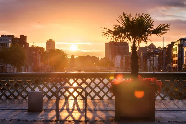 Hapenny Bridge in Dublin — Stockfoto