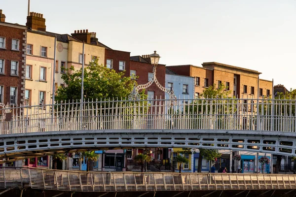 Мост полупенни в Дублине — стоковое фото