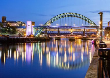 Yedi köprüler geniş Tyne kapsayan birlikte oluşturmak en karakteristik görünümü of Newcastle, İngiltere.